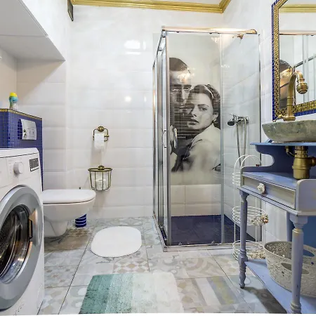 Casablanca Apartment